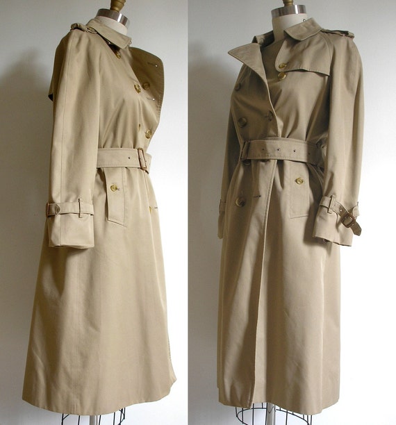 Classic Burberry Trench coat medium...Nova Plaid Wool lining