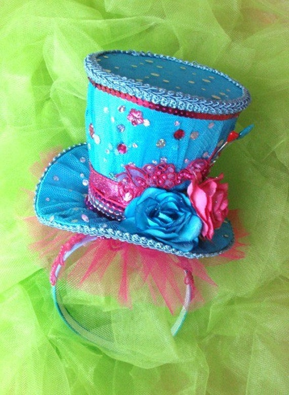 Items similar to Gorgeous Mad Hatter Top Headband Fascinator in your ...