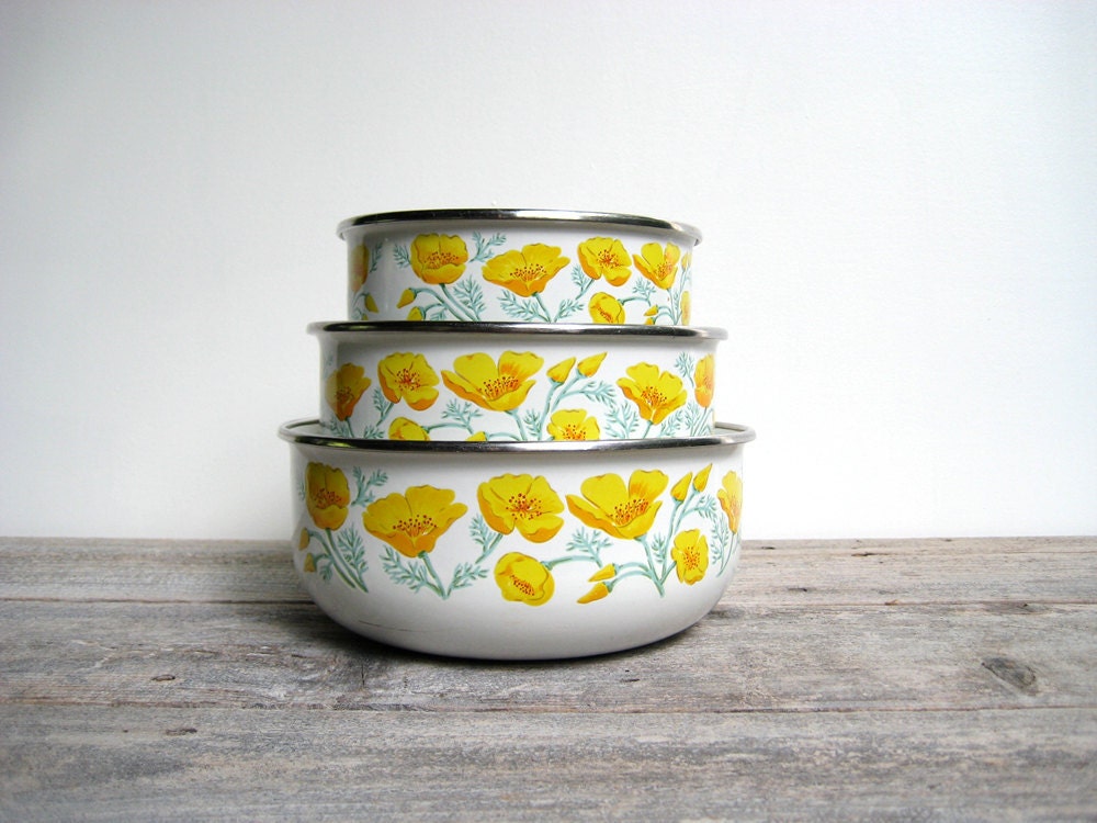 Vintage Metal Nesting Enamel bowls Kobe Kitchen