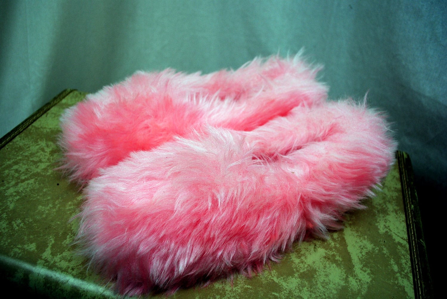 Amazing PINK Fuzzy Sioux Mox Moccasin Slipper Shoes