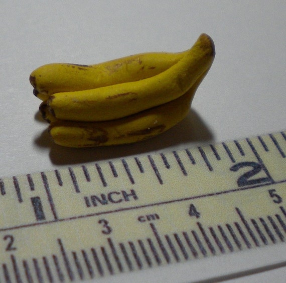 1/12th scale bunch of 5 ripe bananas