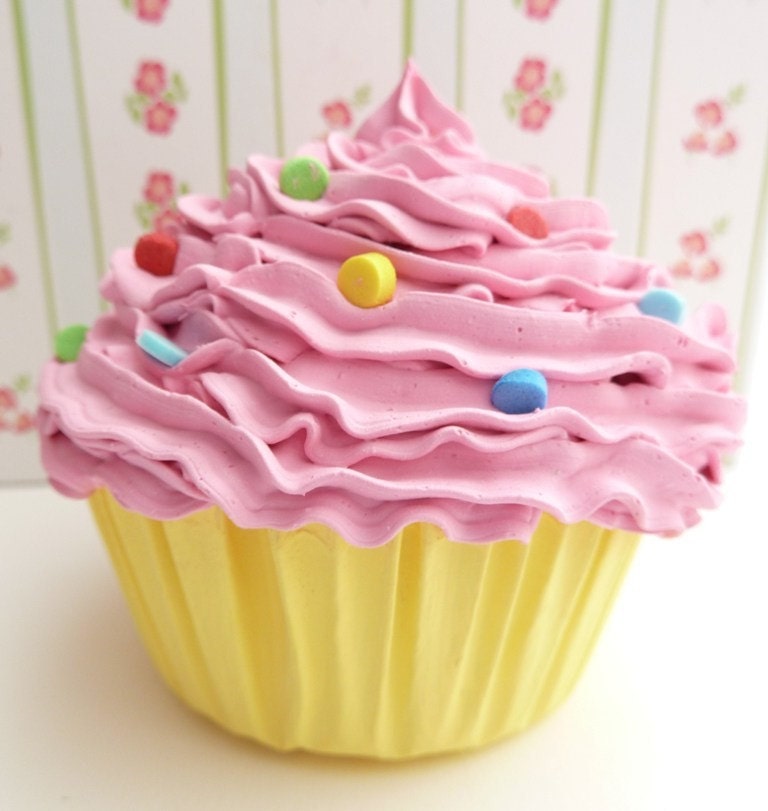 CUPCAKE fake cupcake / faux cupcake pink frosting with