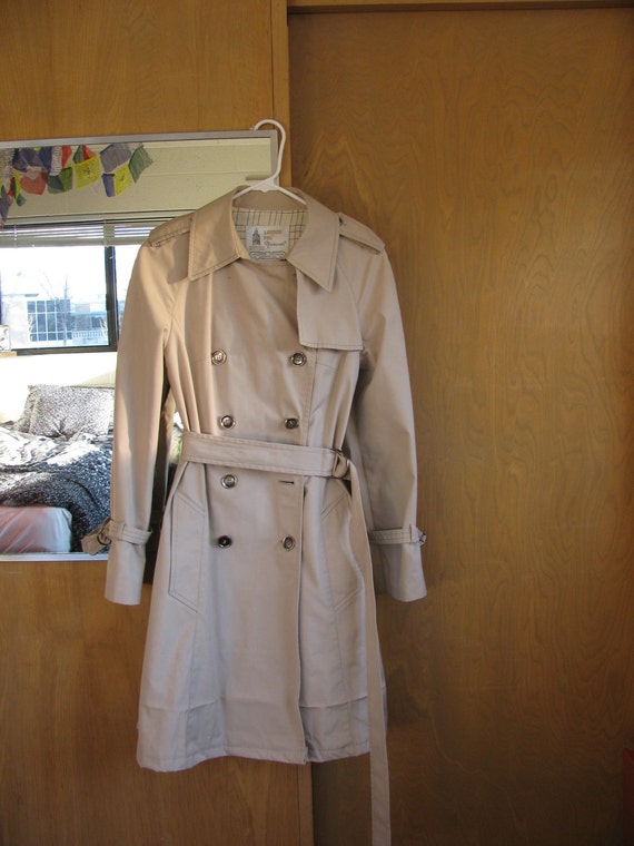 Vintage London Fog women's trench coat by havenly on Etsy