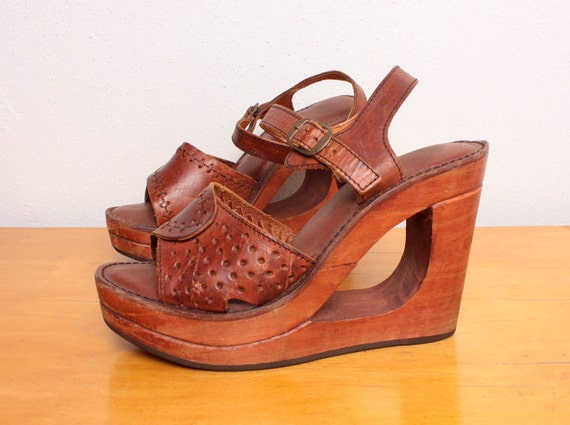 Items similar to 70s Platform Wedge Sandals w/ Cutout Wooden Soles in ...
