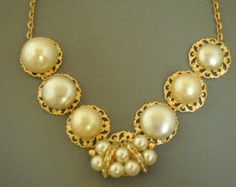 Vintage pearl button necklace