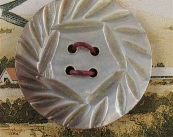 Vintage Shell Button - 1