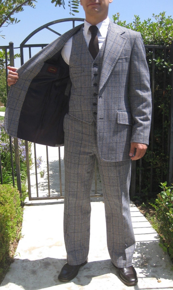Vintage 1970s JC Penney Mens 3Piece Suit in Glen Plaid Gray