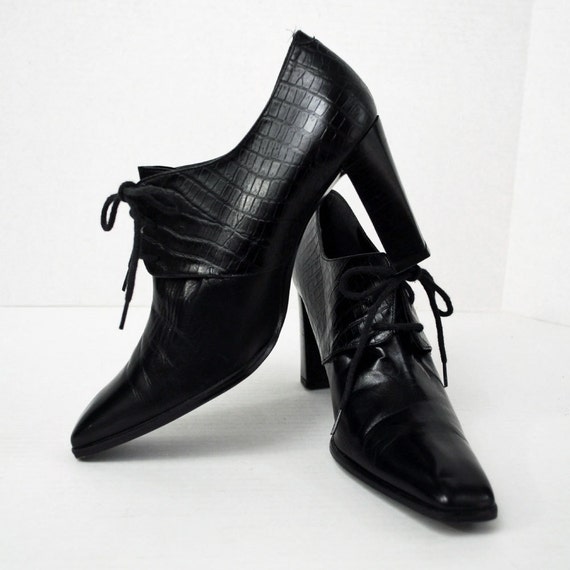 80s womens shoes / Black Leather Lace Up by rockstreetvintage
