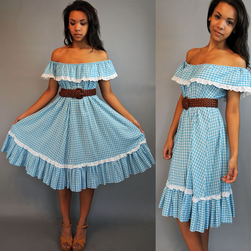 70s dress / off shoulder dress PEASANT DRESS / gingham ruffle