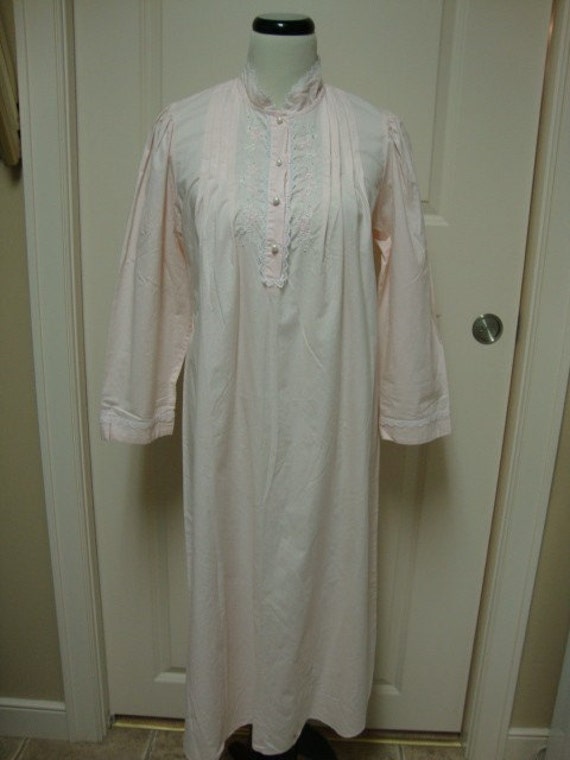 Pretty Vintage Cotton Nightgown