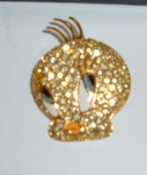 Items similar to Vintage Warner Bros Jewelry Rhinestone TWEETY Bird Pin
