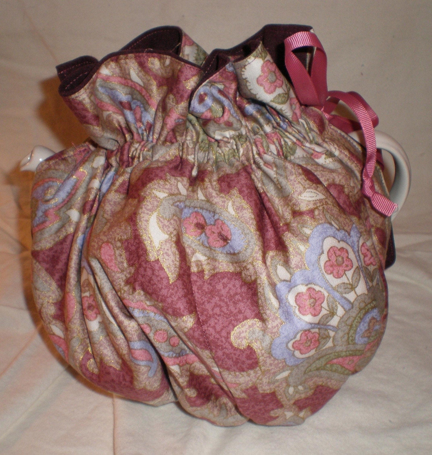 quilted-drawstring-tea-cozy-in-paisley