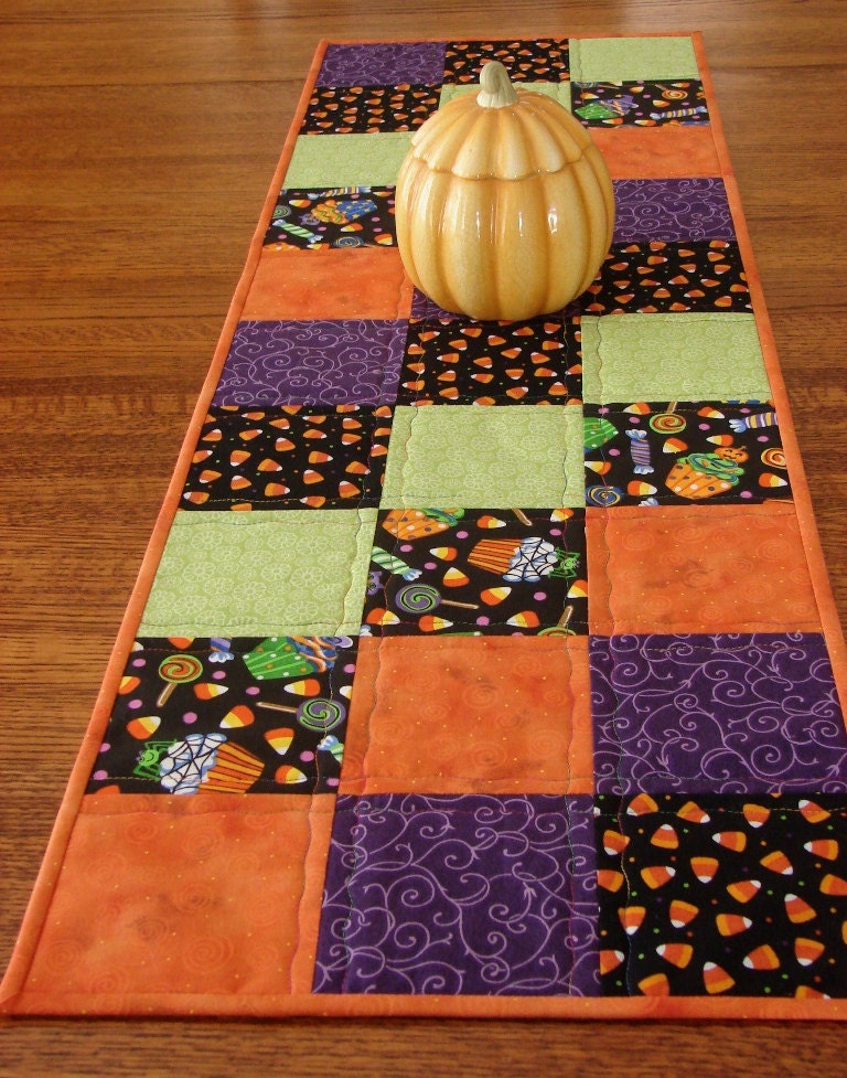 Halloween table runners