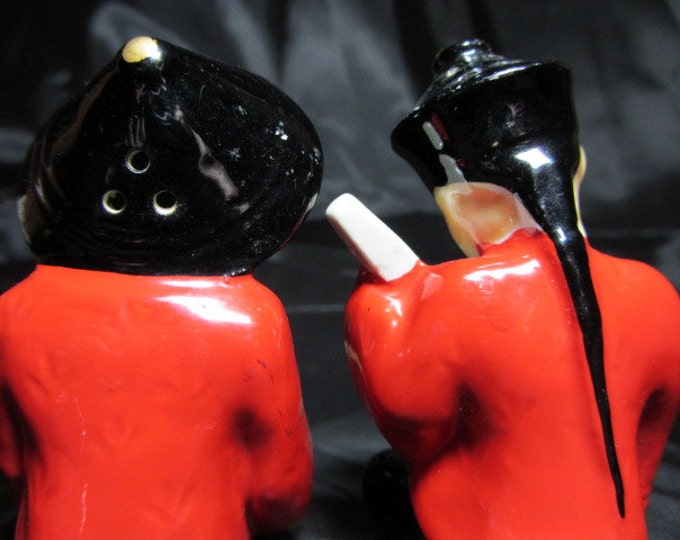 Pair of Oriental Man and Women Made in Japan, Asain Man and Women, Salt and Pepper Japan, Asain Salt and Pepper Shakers, Mid Century
