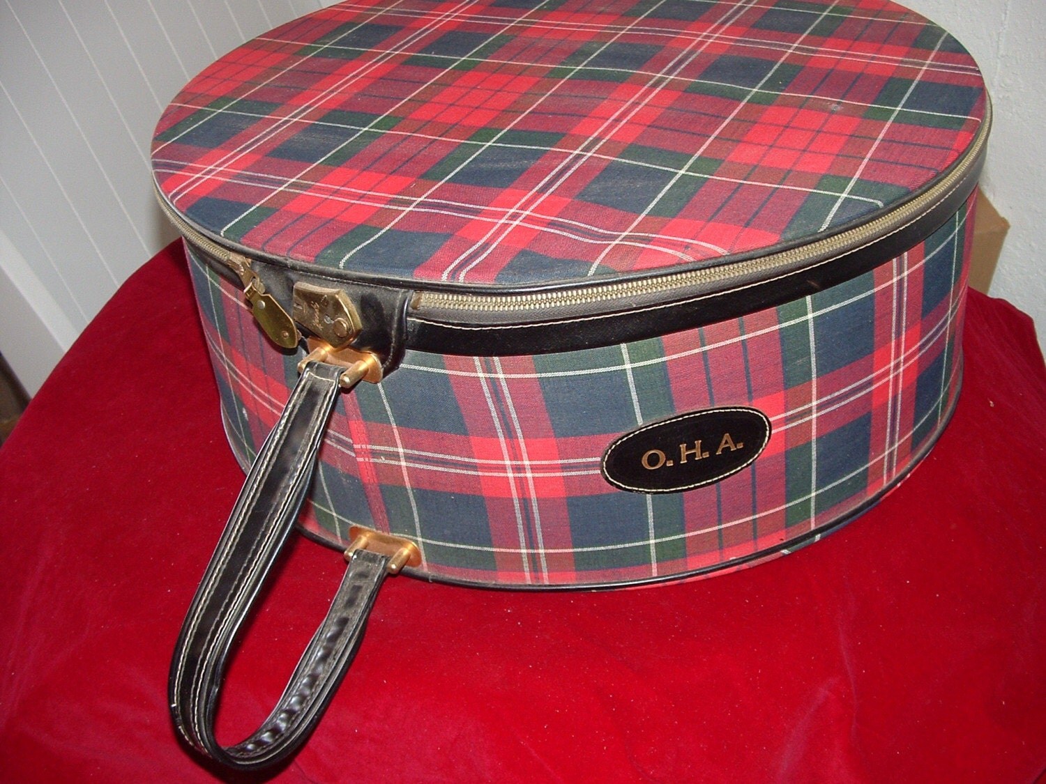 Vintage Mid 60's Travel Hat Box Round SuitCase In Plaid