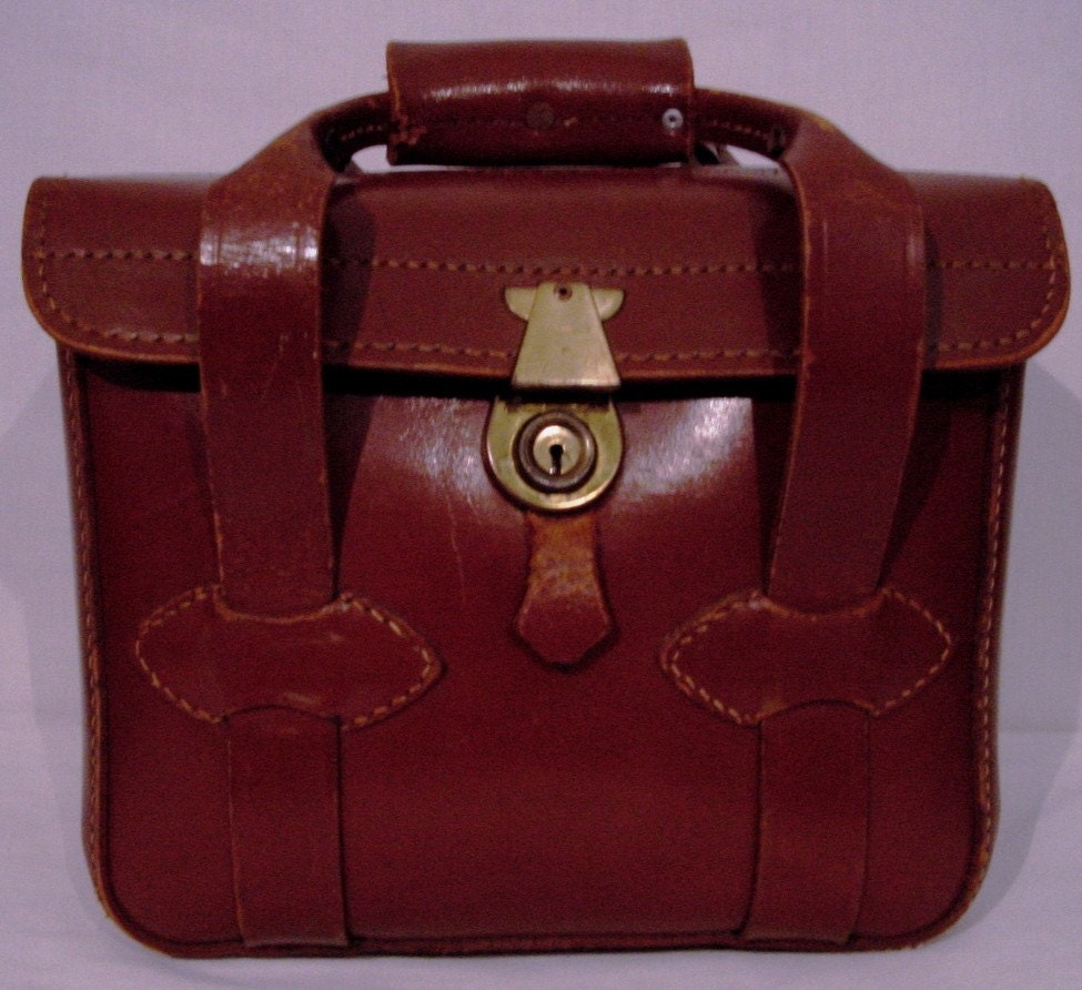 Vintage 1940's Leather Camera Case BEAUTIFUL HELD 4