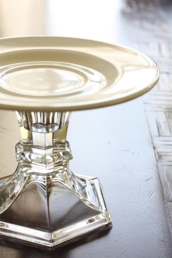 Simple Elegant Cupcake Stand