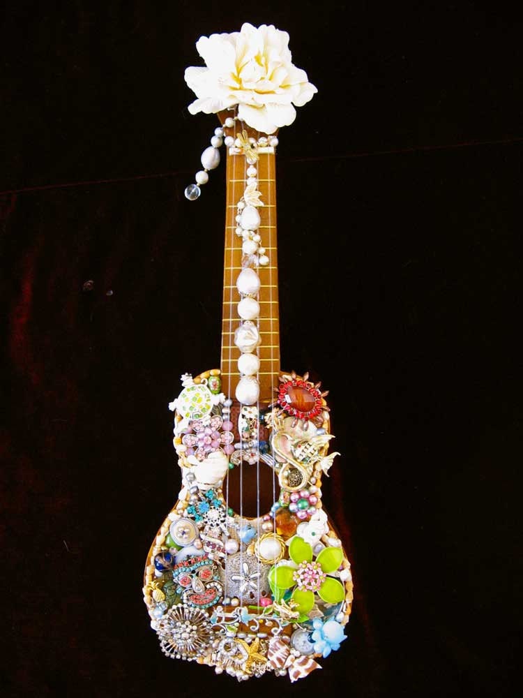 Vintage Jewelry Hawaiian Ukulele Decorative Art Kalani SPECIAL