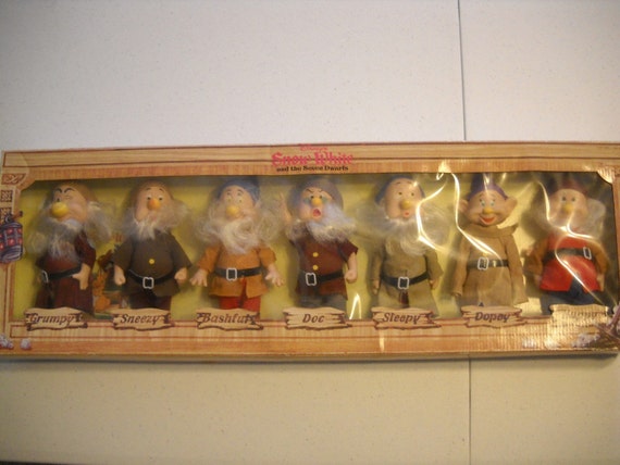 disney 7 dwarfs dolls