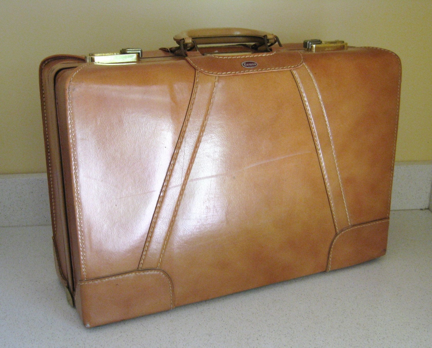 Vintage Towne Usa Brown Leather Suitcase