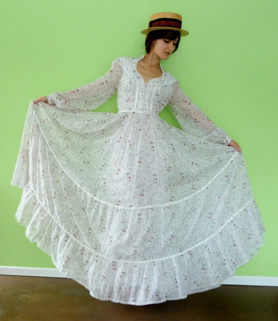 Vintage 1970s White Prairie Maxi Dress Gunne Sax Victorian