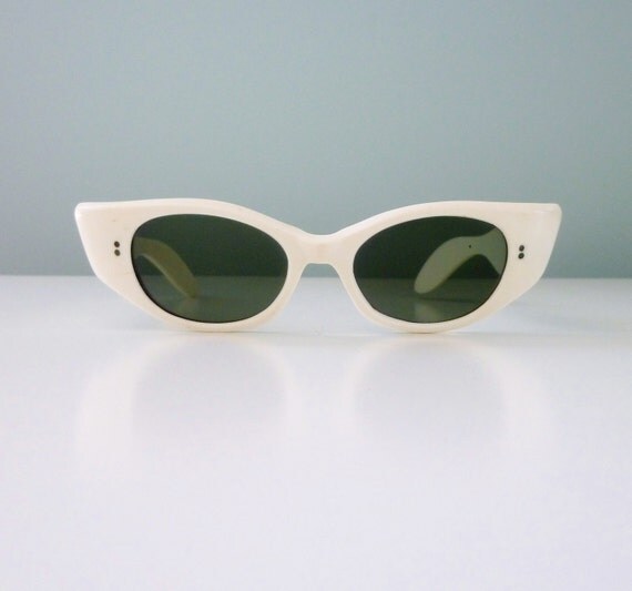 1960s Sunglasses White Space Age Mod 60s Oblong Cat by MetricMod