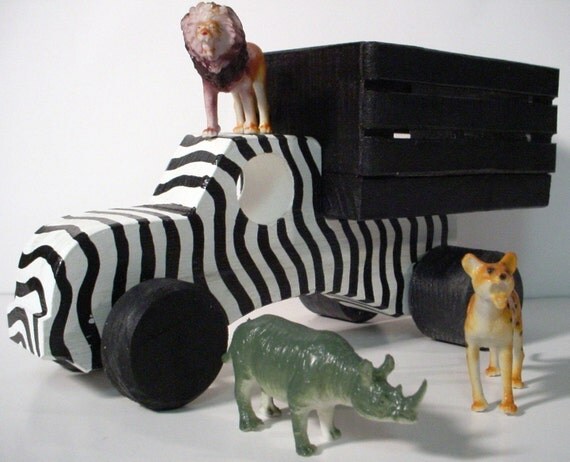 toy safari truck with animals