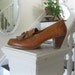 Vintage 70s caramel fringed wood heeled oxford with whipstitch detail(sz 8 1/2M)