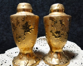 Vintage 22 Karat Weeping Gold Salt and Pepper Shakers 4