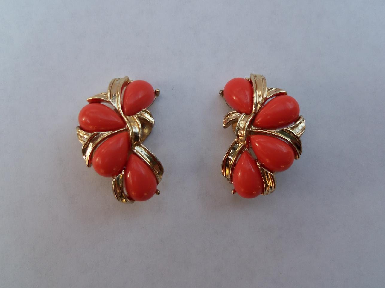 Vintage Kramer Coral Lucite Clip On Earrings Haute Juice