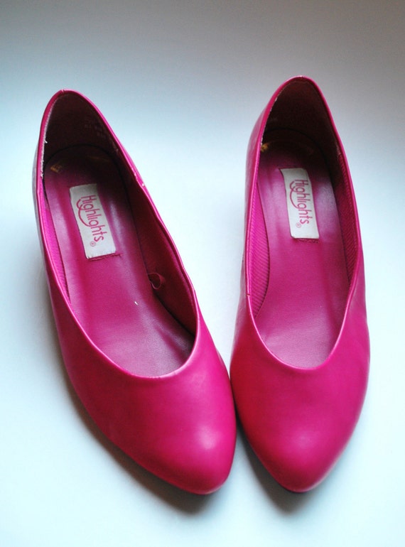 7 DOLLAR SHOE SALE Hot Pink kitten heel vintage by ReanimatedRags