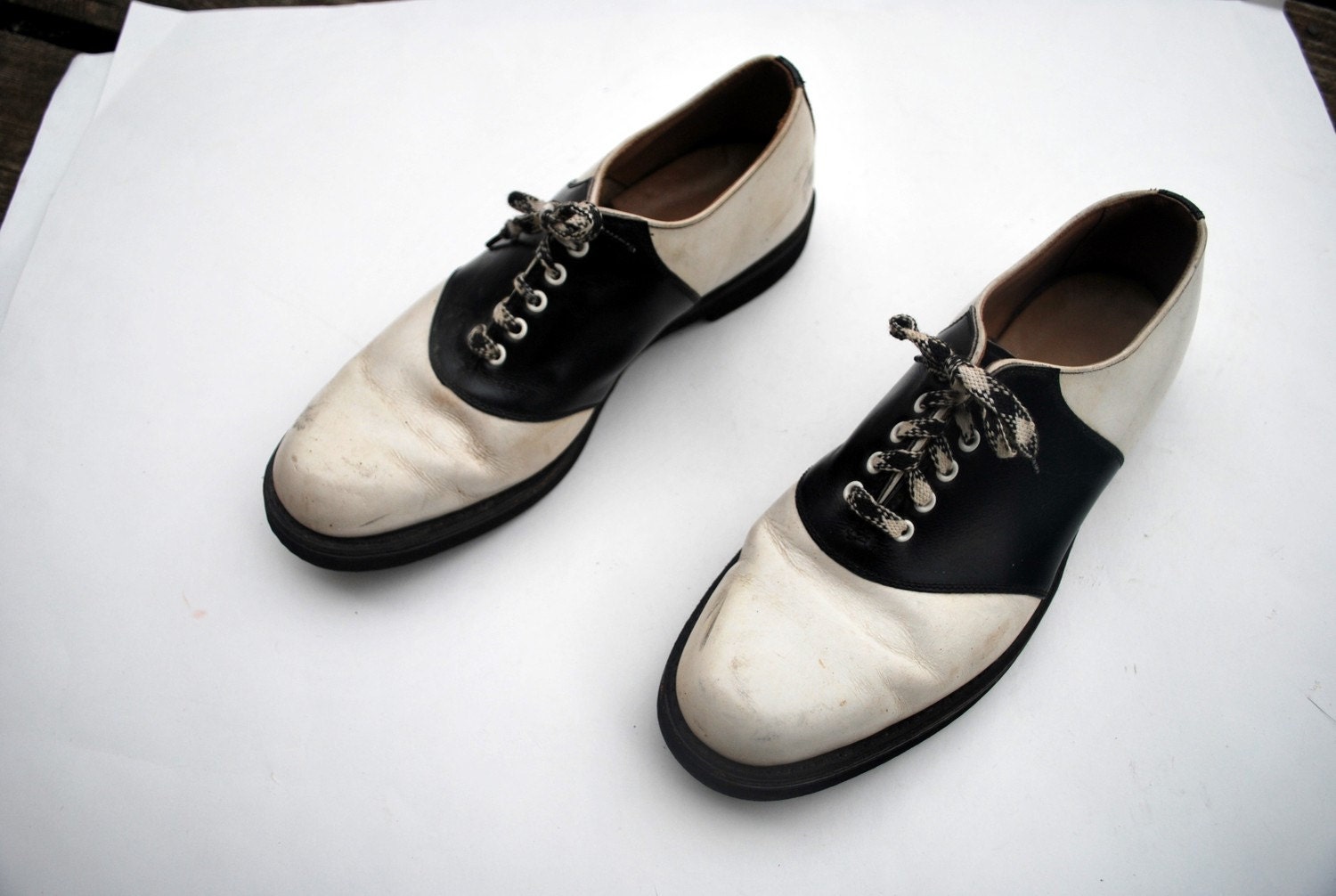 Big Azz Mens Sock Hop Hipster Shoes .vintage black and white