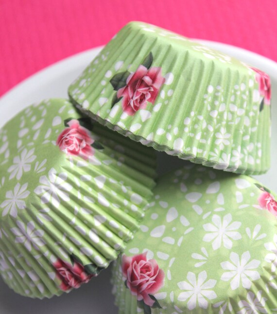 Vintage Inspired Flower Cupcake Liners Light Green with Pink