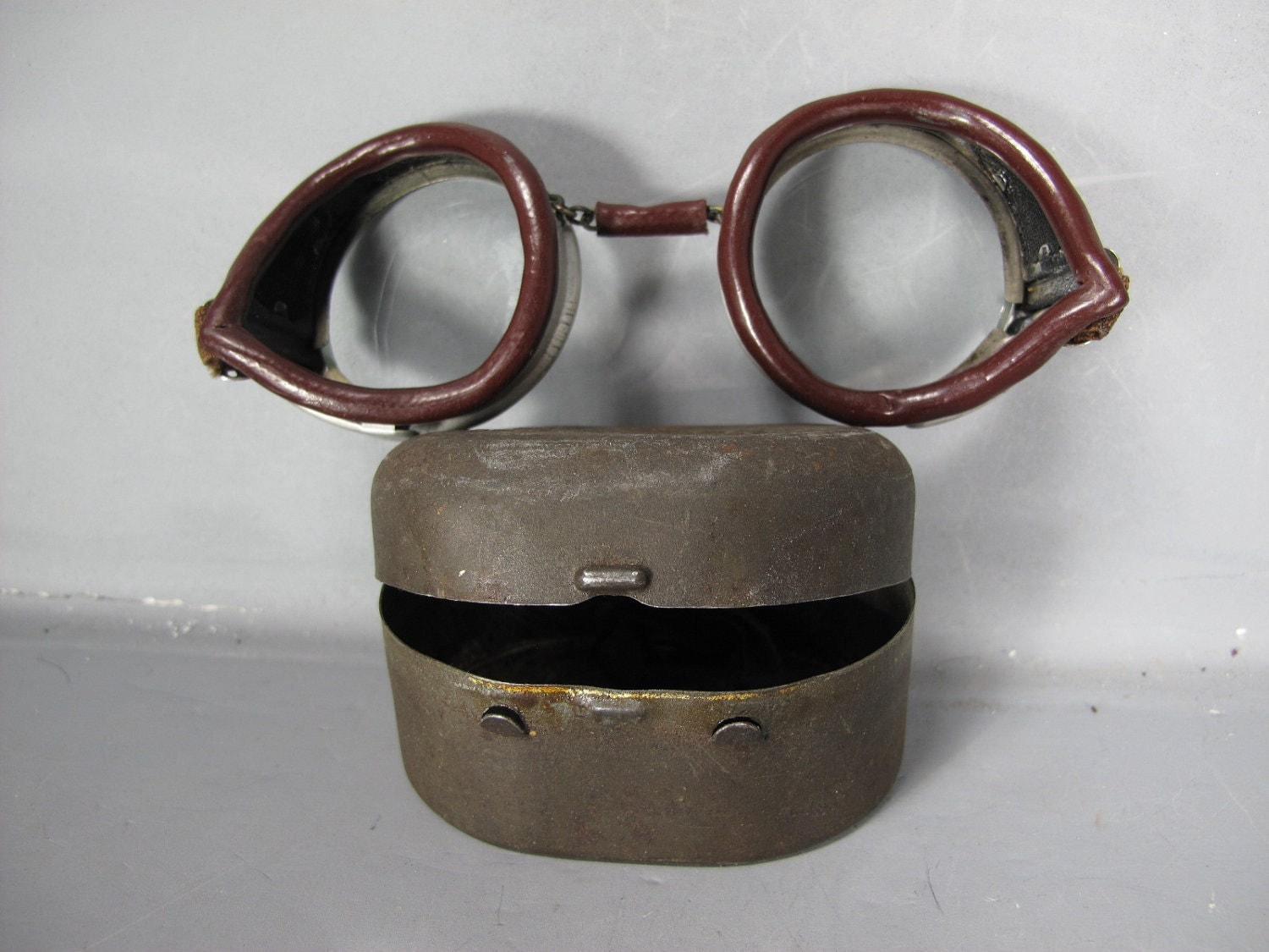 RARE Antique Willson Driving Goggles in Original Metal Tin