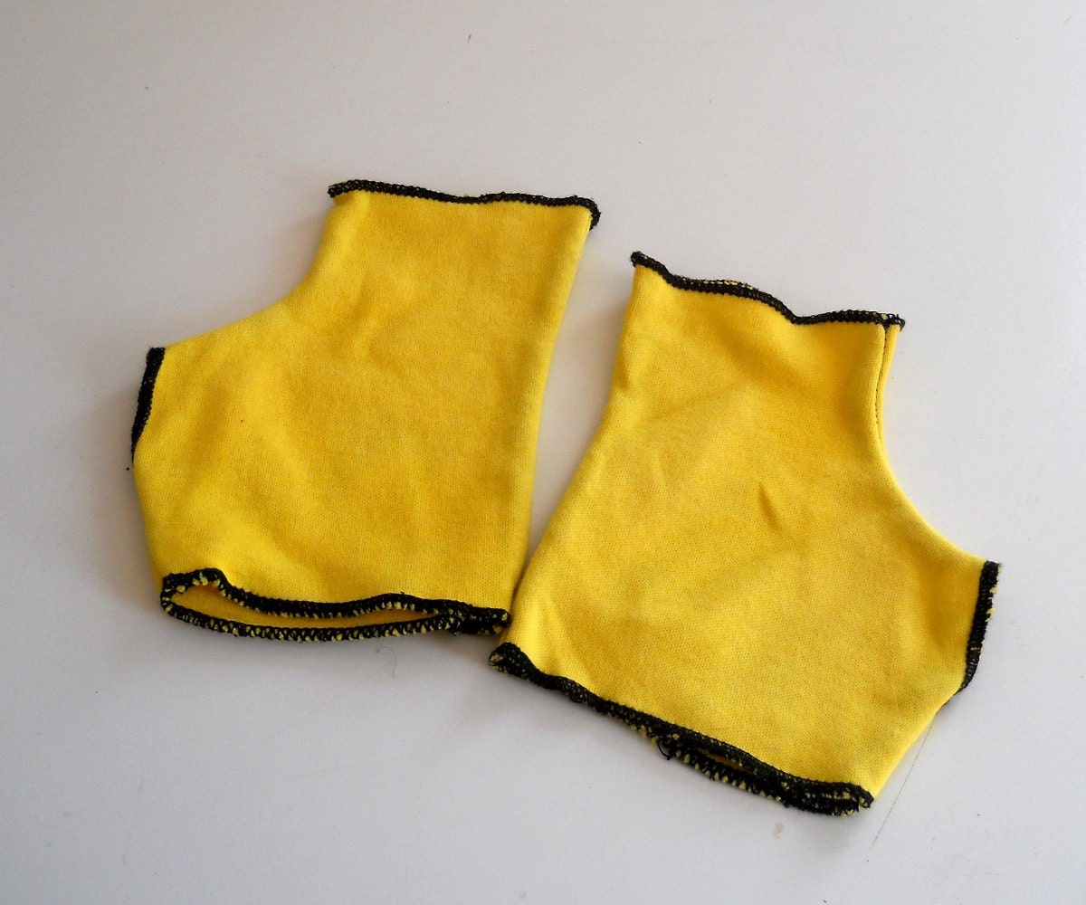Short Fingerless gloves Roller Skate fingerless by CausticThreads