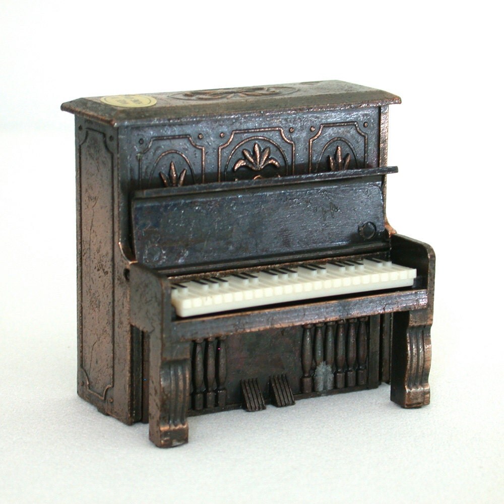 Vintage Die-cast Miniature Piano Pencil Sharpener