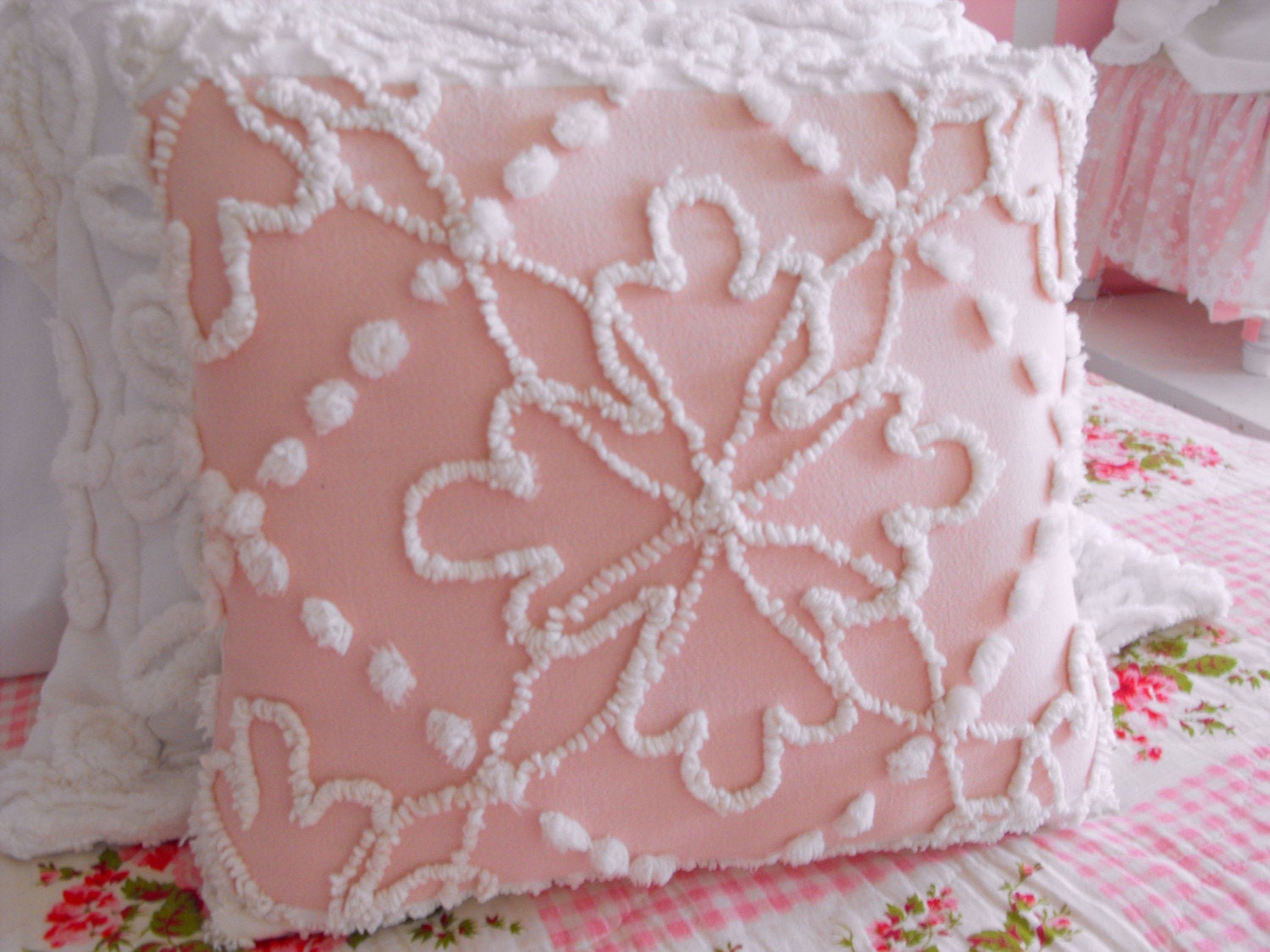 PP ADORABLE PINK AND WHITE VINTAGE CHENILLE PATCHWORK PILLOW