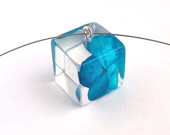 Hydrangea Resin Pendant. Blue Resin Necklace. Pressed Flower Pendant Necklace. Real Pressed Flowers - Blue Hydrangea