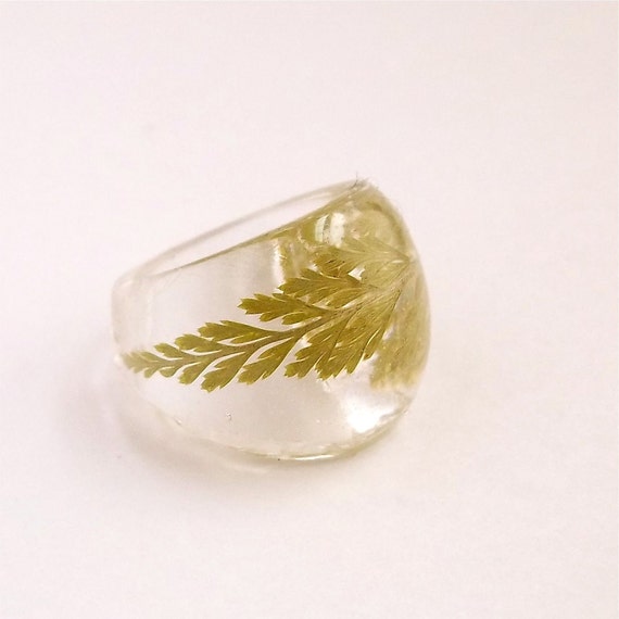 Fern Resin Ring. Pressed Flower Resin Ring.  Green Cocktail Ring.  Handmade Jewelry with Real Flowers - Green Fern