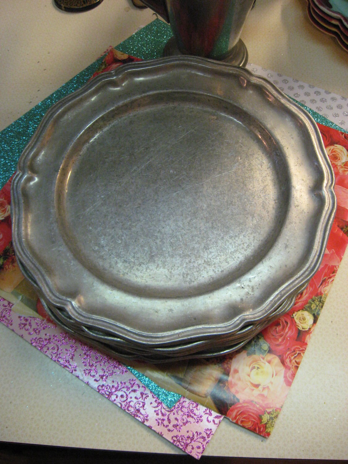 Queen Anne Pewter Dinner Plates 5 Total 10 round 7