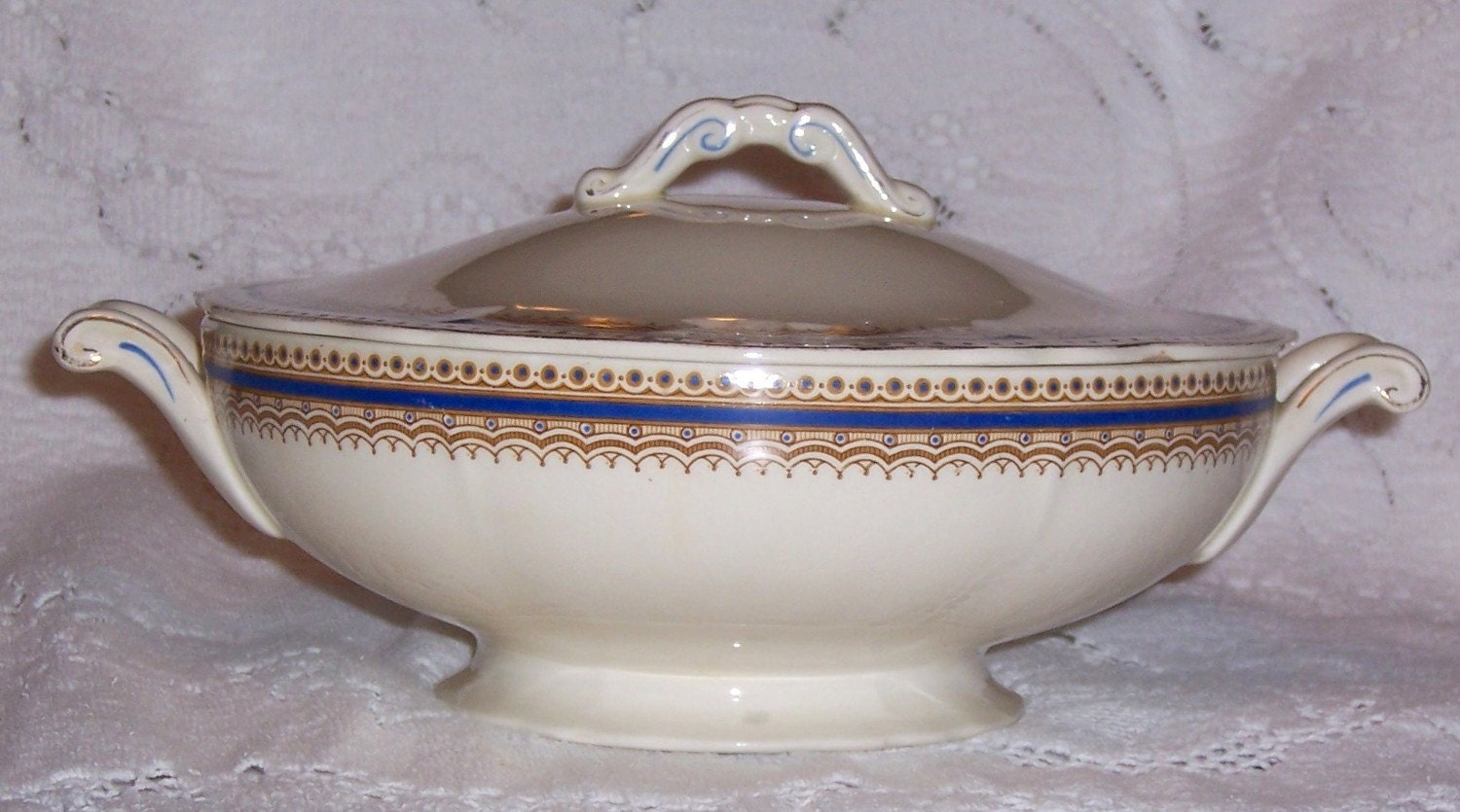 VINTAGE GRINDLEY ENGLAND CREAMPETAL PORCELAIN by vintageguinea