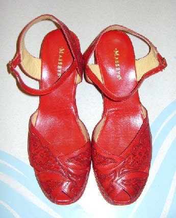 40s shoes 1940s INSPIRED RED TOOLED leather wedge heels shoes
