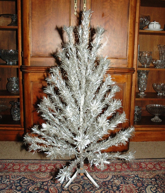 1950 s vintage aluminum christmas trees 1950 s vintage aluminum christmas trees