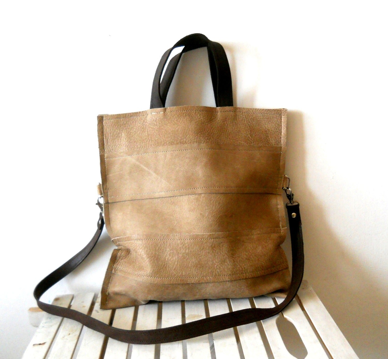 Leather Strips bag in beautiful beige and dark brown strip