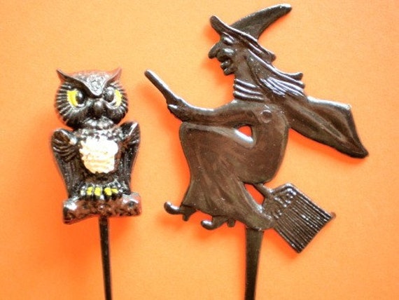 ON  owl  PICKS  SET  OWL WITCH HALLOWEEN 1960s, BROOM, cupcakes CUPCAKE VINTAGE vintage AND