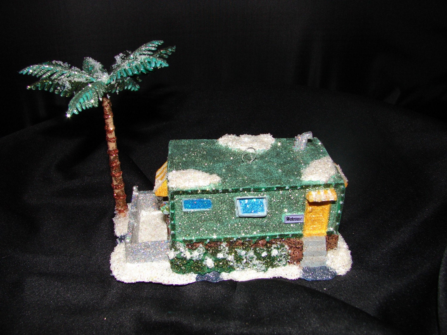 Retro Florida Mobile Home Christmas Ornament