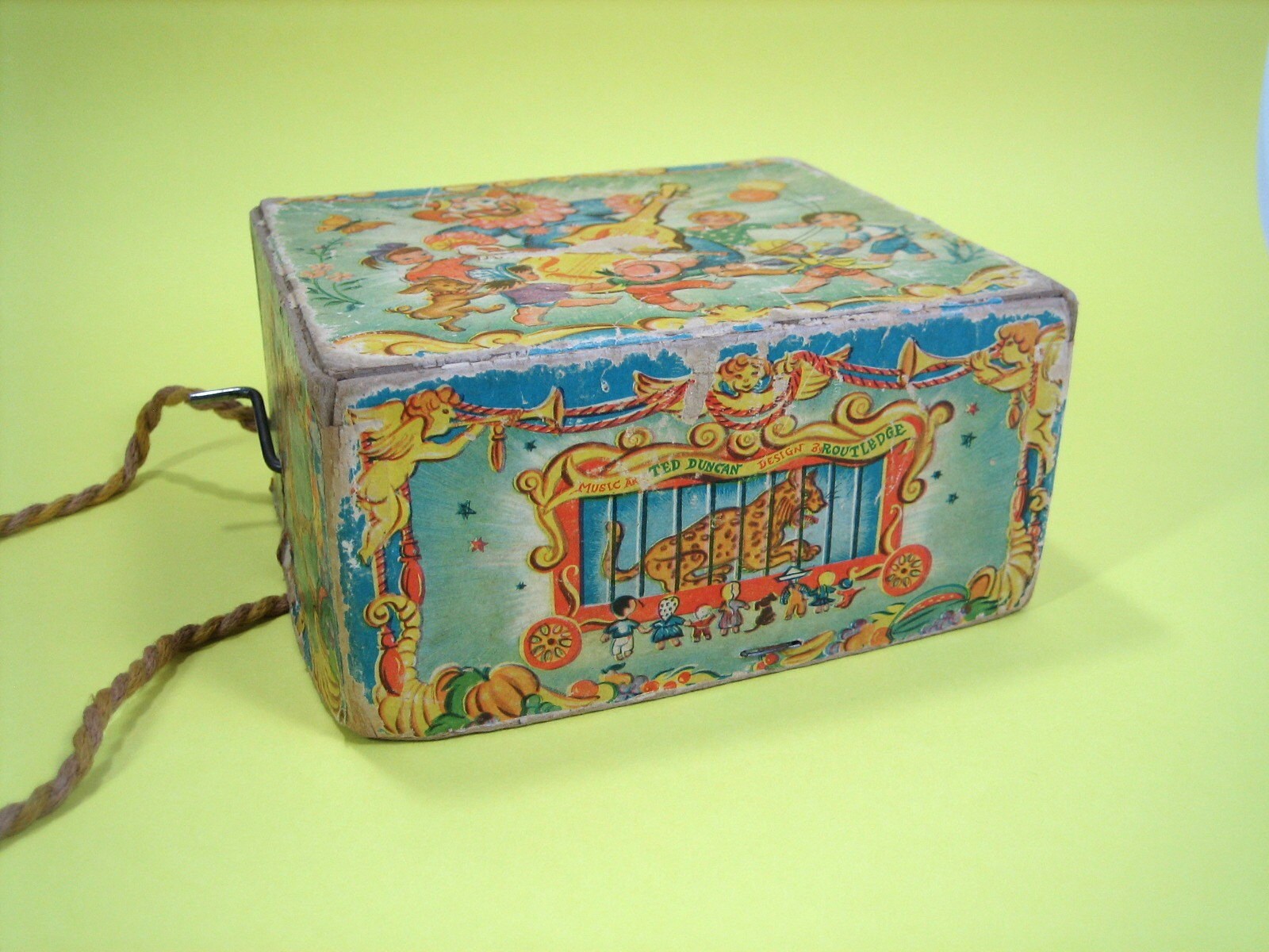 Hurdy Gurdy Hand Crank Music Box 50s