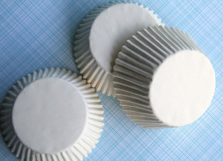 White Cupcake Liners 50 Classic White Baking Cups by sweetestelle