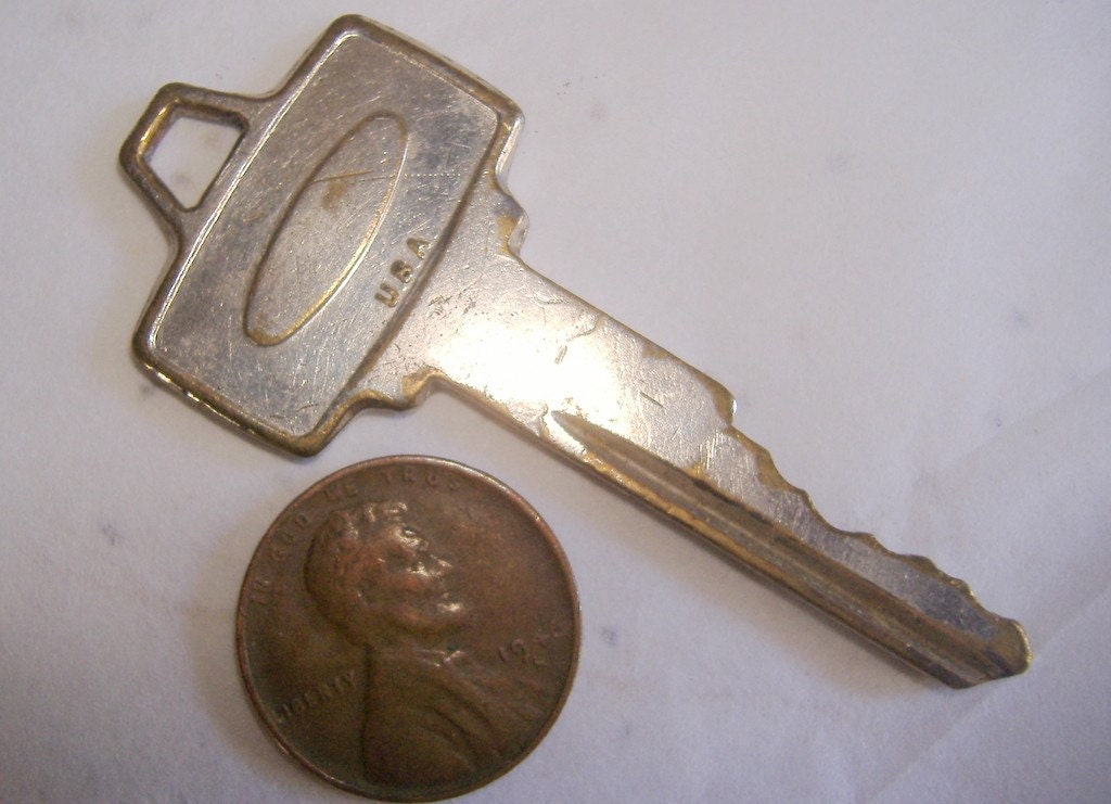 Vintage FORD MUSTANG CAR KEYautoautomobileReuse