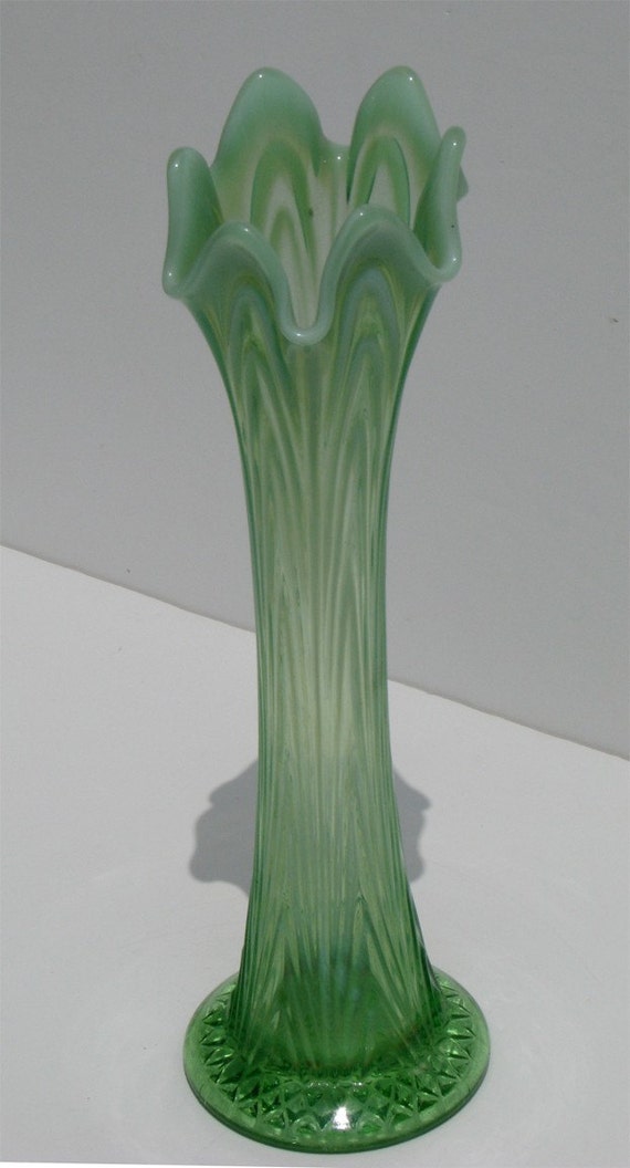 Vintage Green Opalescent Glass Pulled Rim Vase by Modnique on Etsy